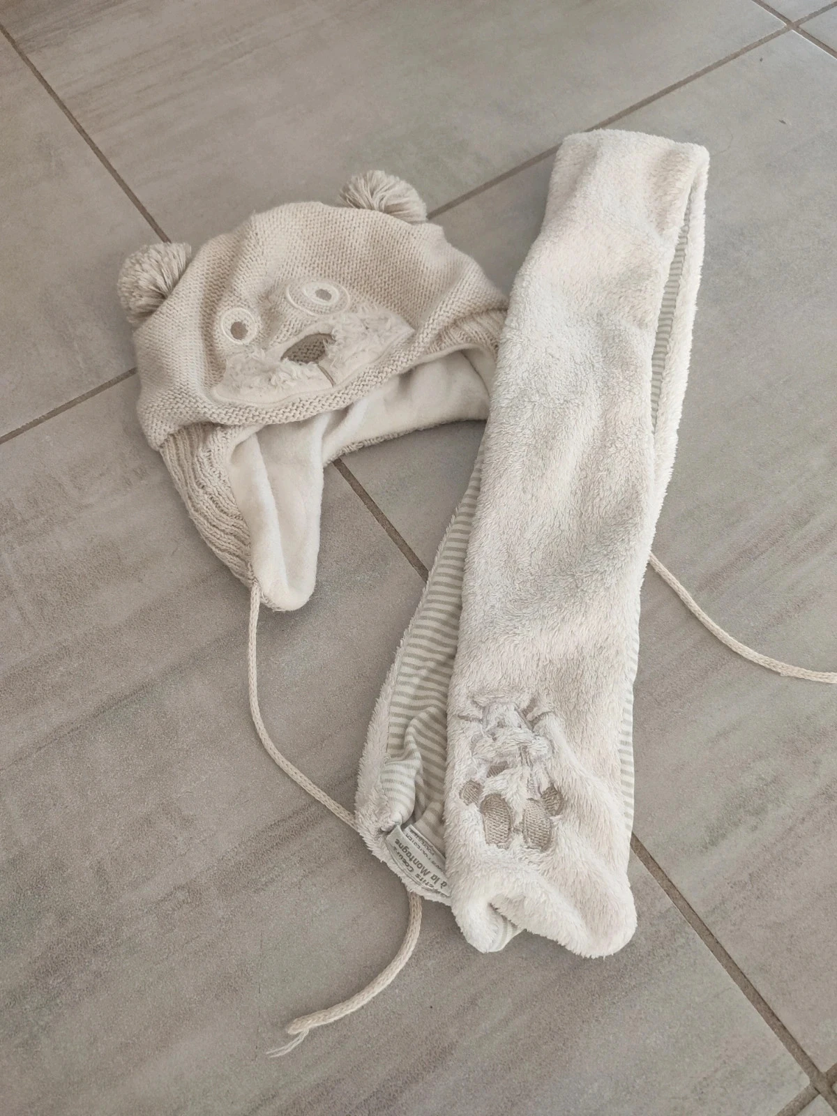 Bonnet maat 50 en beige sjaal – photo 3